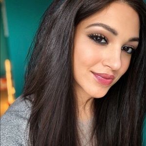 Meet your Posher, Davina